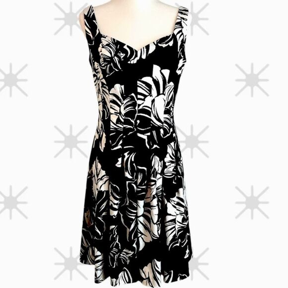 White House Black Market Black and White Satin Floral Pleated Dress size 6 - Picture 1 of 12